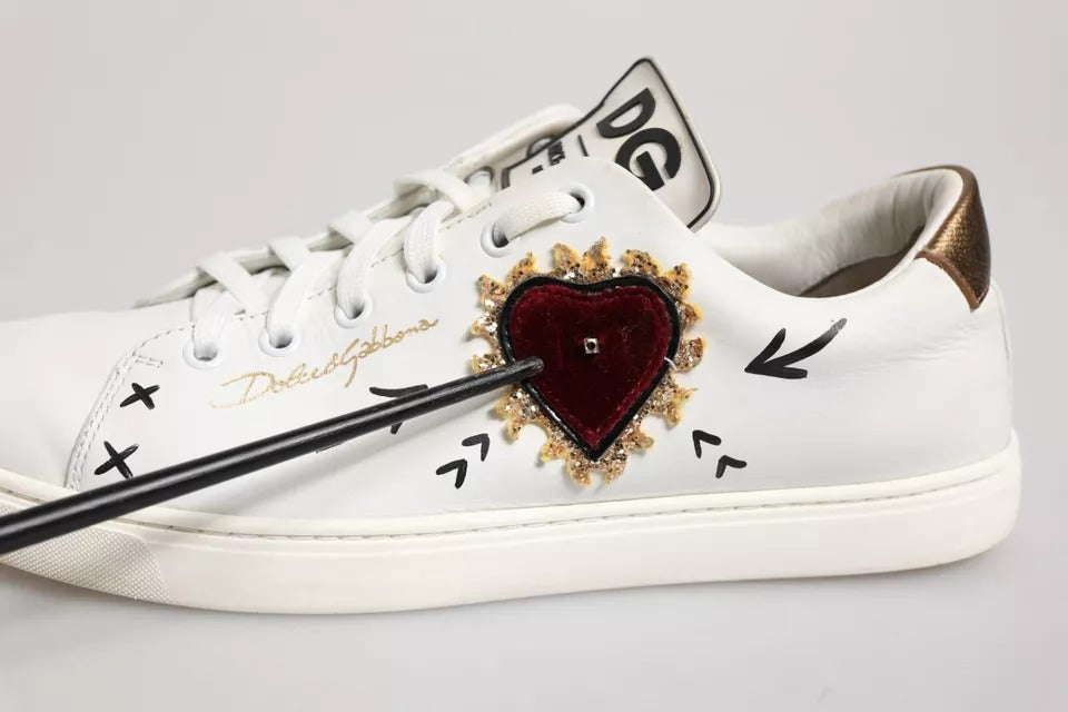 Dolce & Gabbana – Weiße Sneakers aus Leder mit Herzverzierung
