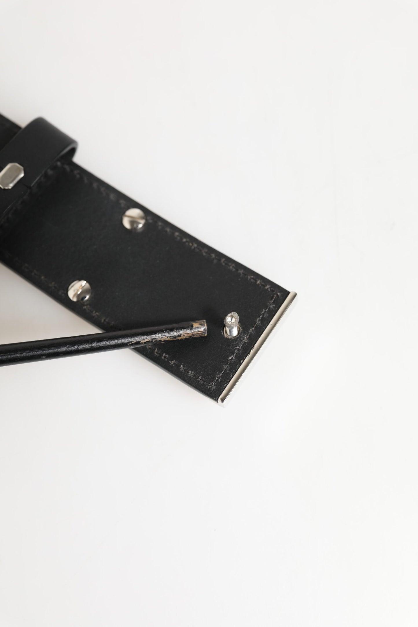 Dolce & Gabbana – Klassischer Gürtel aus schwarzem Leder mit Metall-Logoschnalle