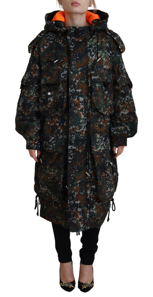 جاكيت باركا بغطاء رأس وطبعة تمويه قوطية خضراء من Dsquared²