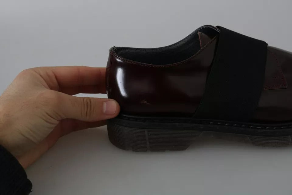 حذاء دكتور مارتينز الجلدي ذو الحزام المطاطي باللون البني الداكن
